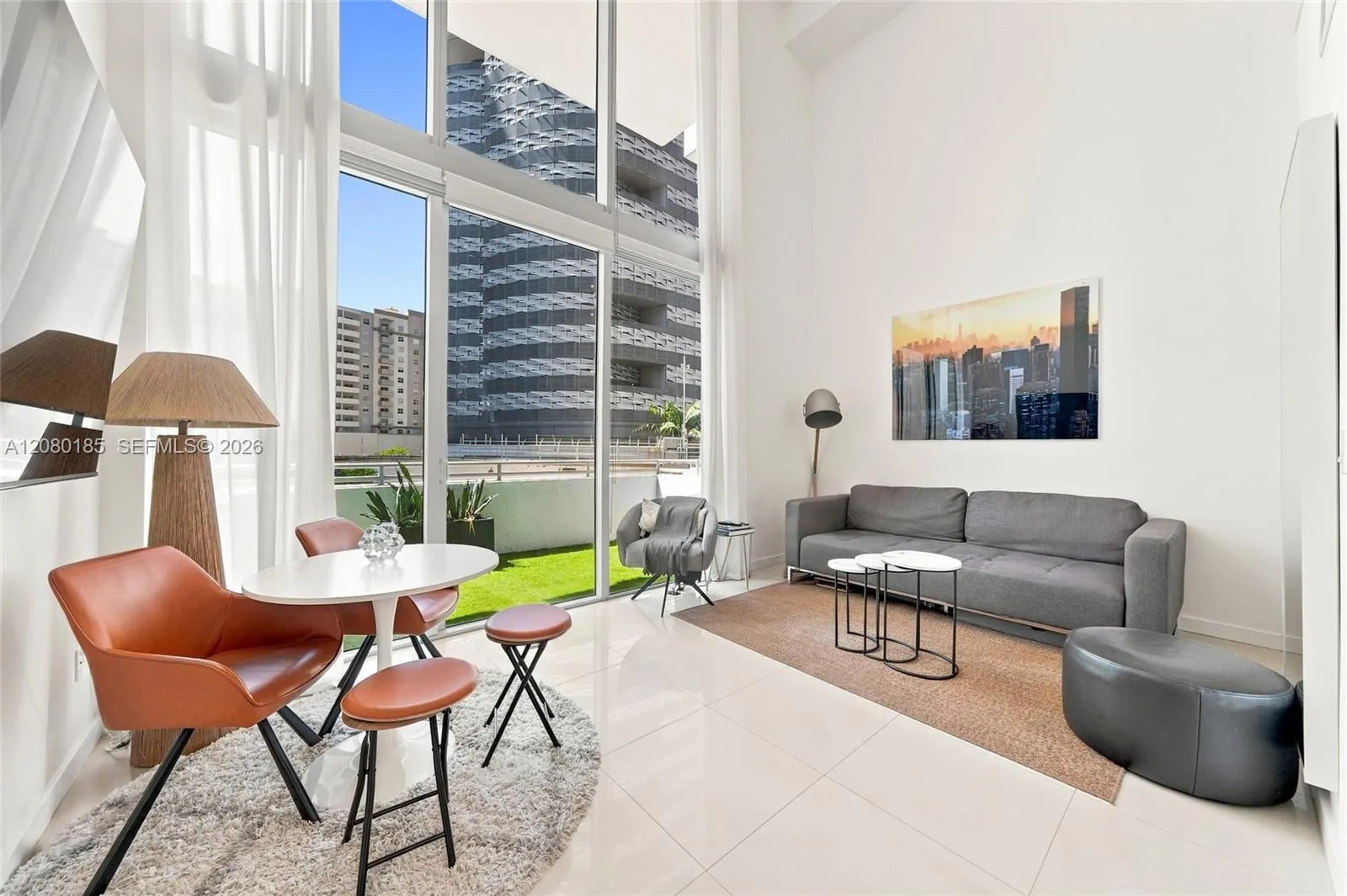 Foto de propiedad en 1050 Brickell Avenue 214, Miami, FL 33131 Miami con MLS# 