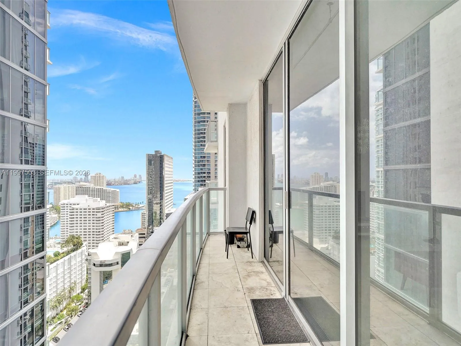 Foto de propiedad en 1050 Brickell Avenue 2722, Miami, FL 33131 Miami con MLS# 