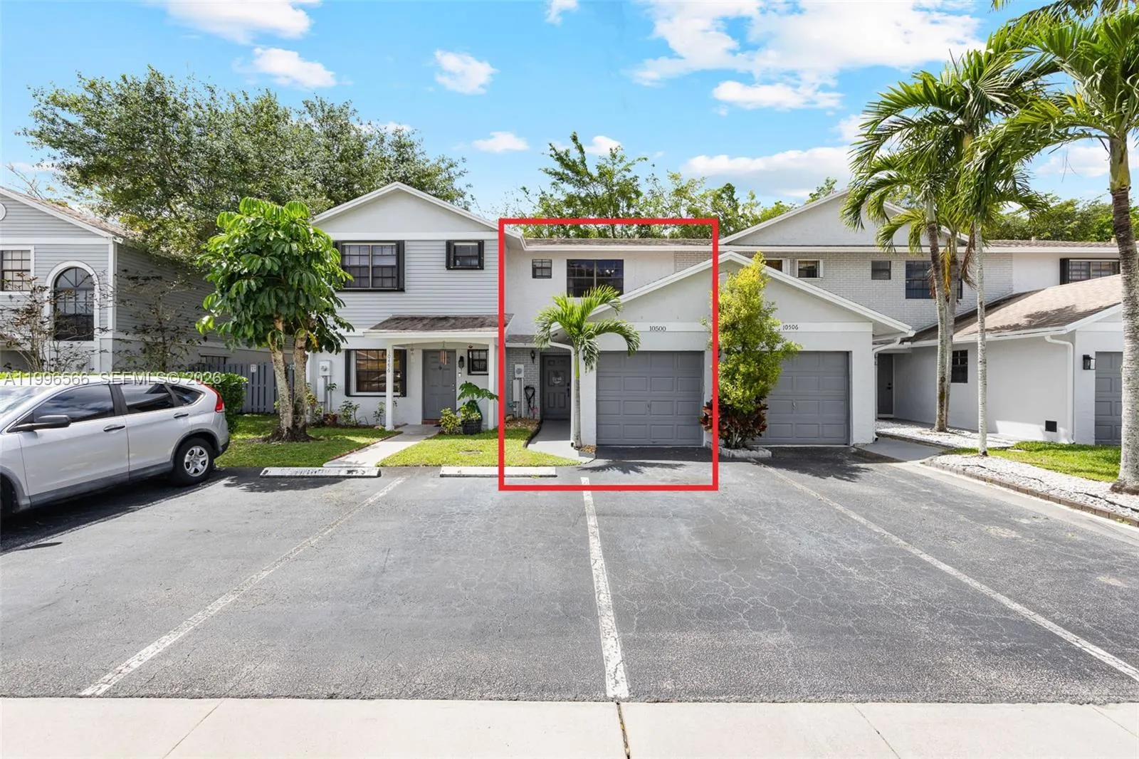 Foto de propiedad en 10500 NW 3rd Street, Pembroke Pines, FL 33026 Pembroke Pines con MLS# 