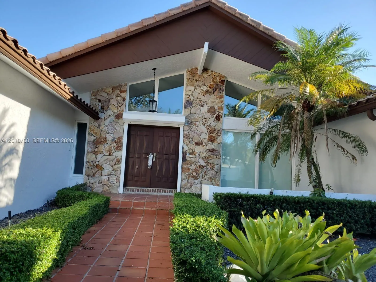 Foto de propiedad en 10500 SW 126th Street, Miami, FL 33176 Miami con MLS# 