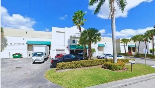 Foto de propiedad en 10505 NW 29th Terrace, Doral, FL 33172 Doral con MLS# 
