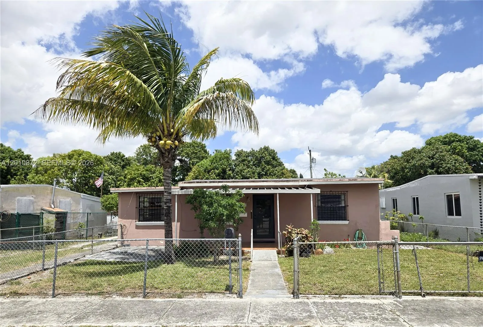 Vendido 1051 E 18th Street, Hialeah, FL 33013, Hialeah, FL 33013