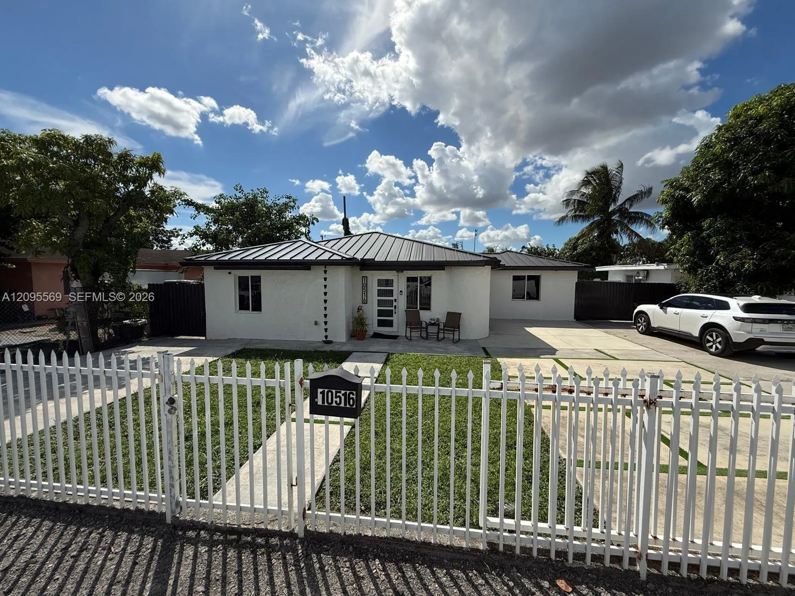 En Venta 10516 NW 36th Place, Miami, FL 33147, Miami, FL 33147