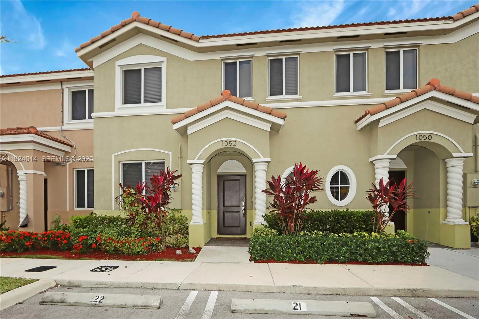 Foto de propiedad en 1052 SE 23rd Avenue, Homestead, FL 33035 Homestead con MLS# 