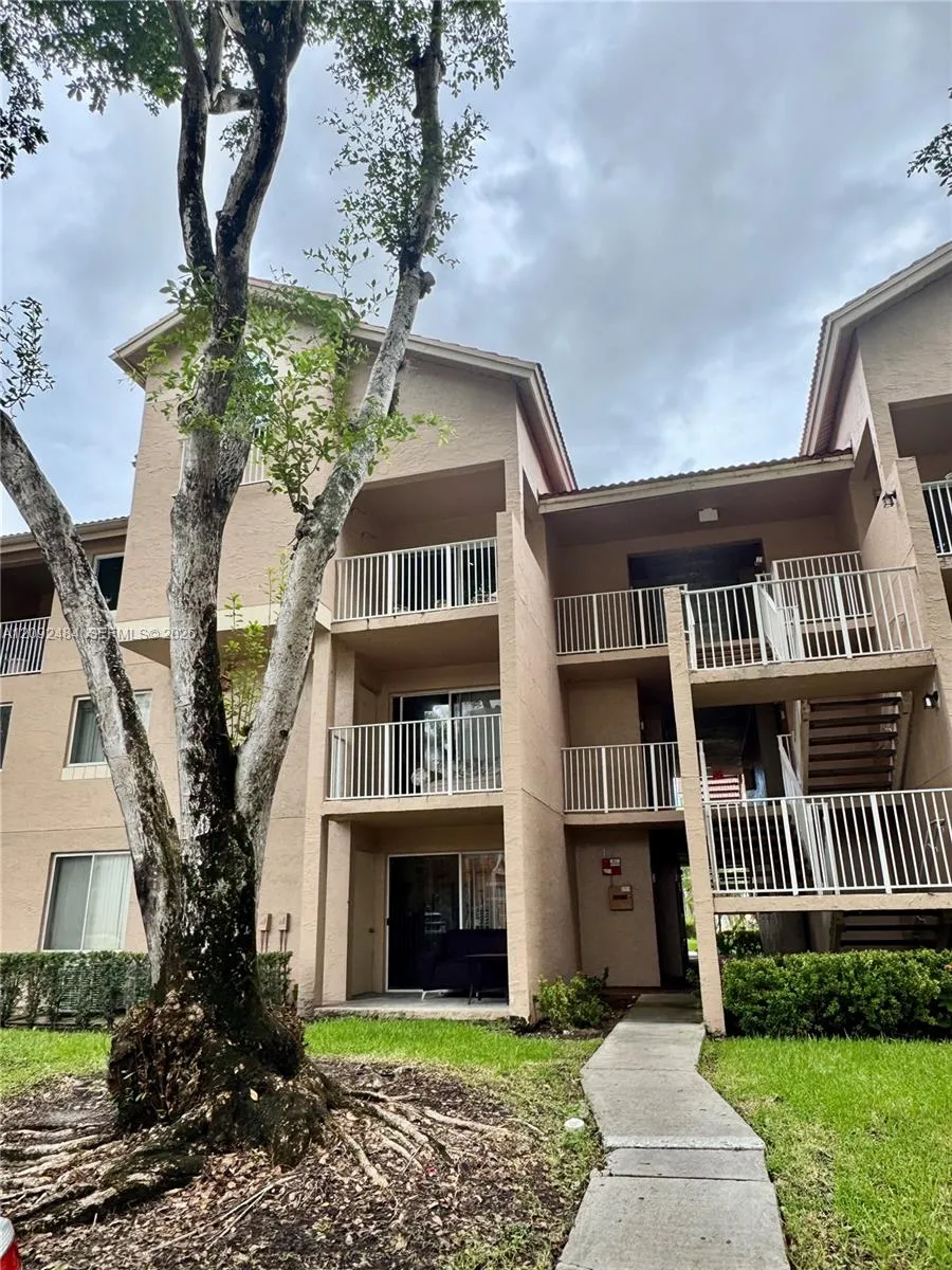 En Venta 10521 SW 157th Place 306, Miami, FL 33196, Miami, FL 33196