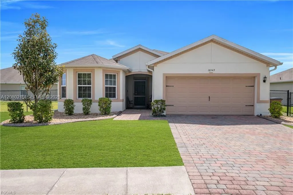 En Venta 10549 Canal Brook Lane, Lehigh Acres, FL 33936, Lehigh Acres, FL 33936