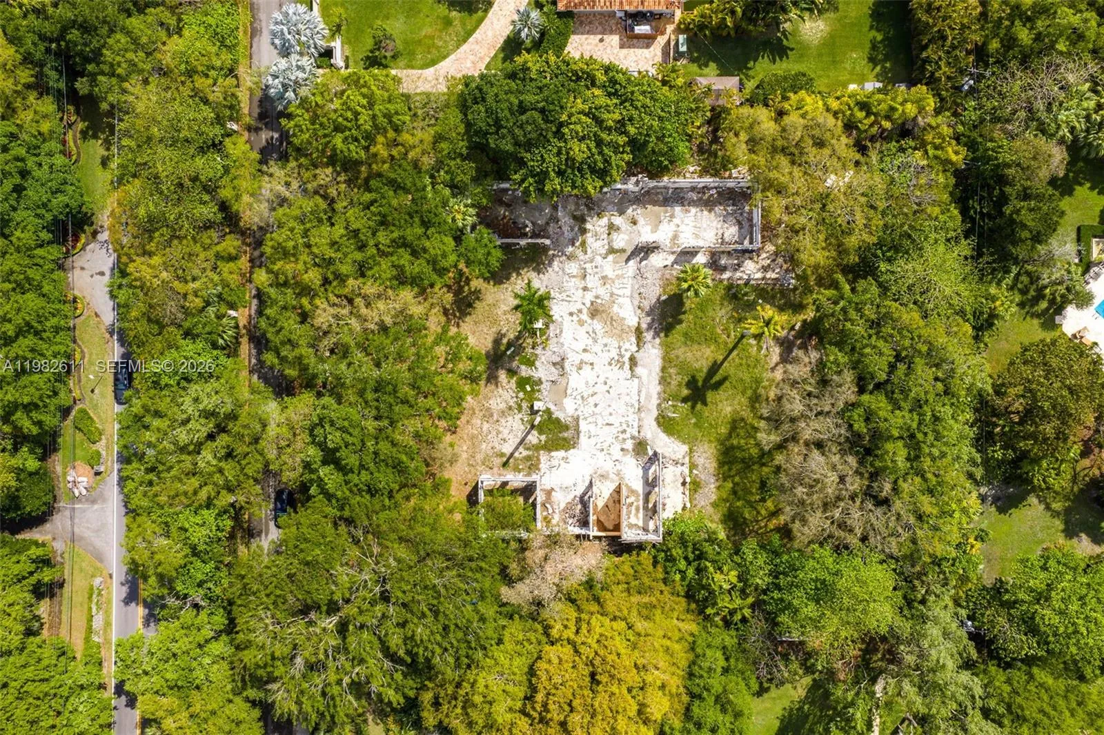 Foto de propiedad en 10550 Old Cutler Road, Coral Gables, FL 33156 Coral Gables con MLS# 