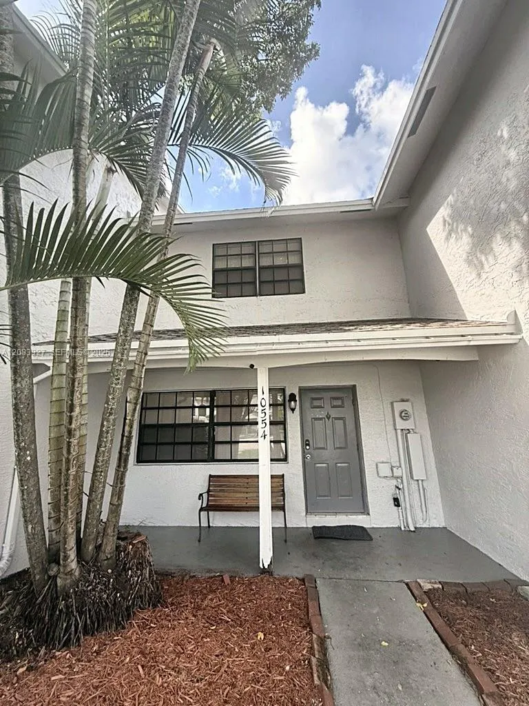 Foto de propiedad en 10554 NW 3rd Street 0, Pembroke Pines, FL 33026 Pembroke Pines con MLS# 
