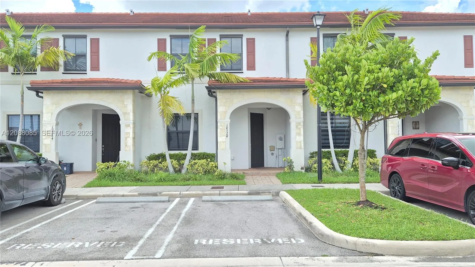 Foto de propiedad en 10570 W 33rd Lane, Hialeah, FL 33018 Hialeah con MLS# 