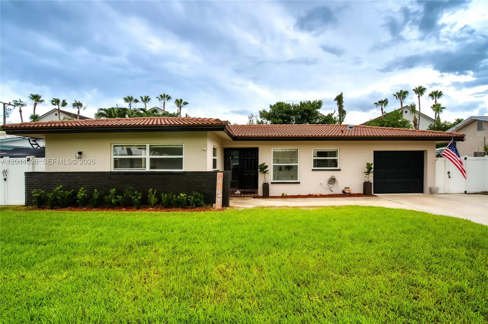 Foto de propiedad en 106 E Park Lane E, Hypoluxo, FL 33462 Hypoluxo con MLS# 
