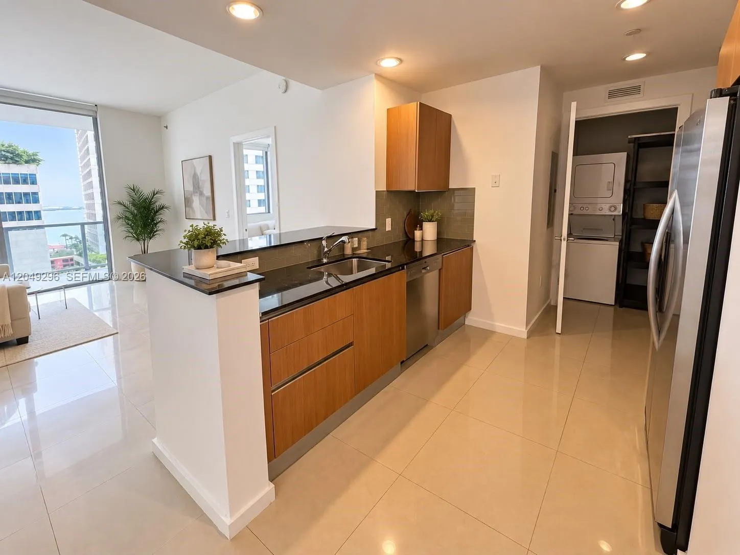 Foto de propiedad en 1060 Brickell Avenue 1505, Miami, FL 33131 Miami con MLS# 