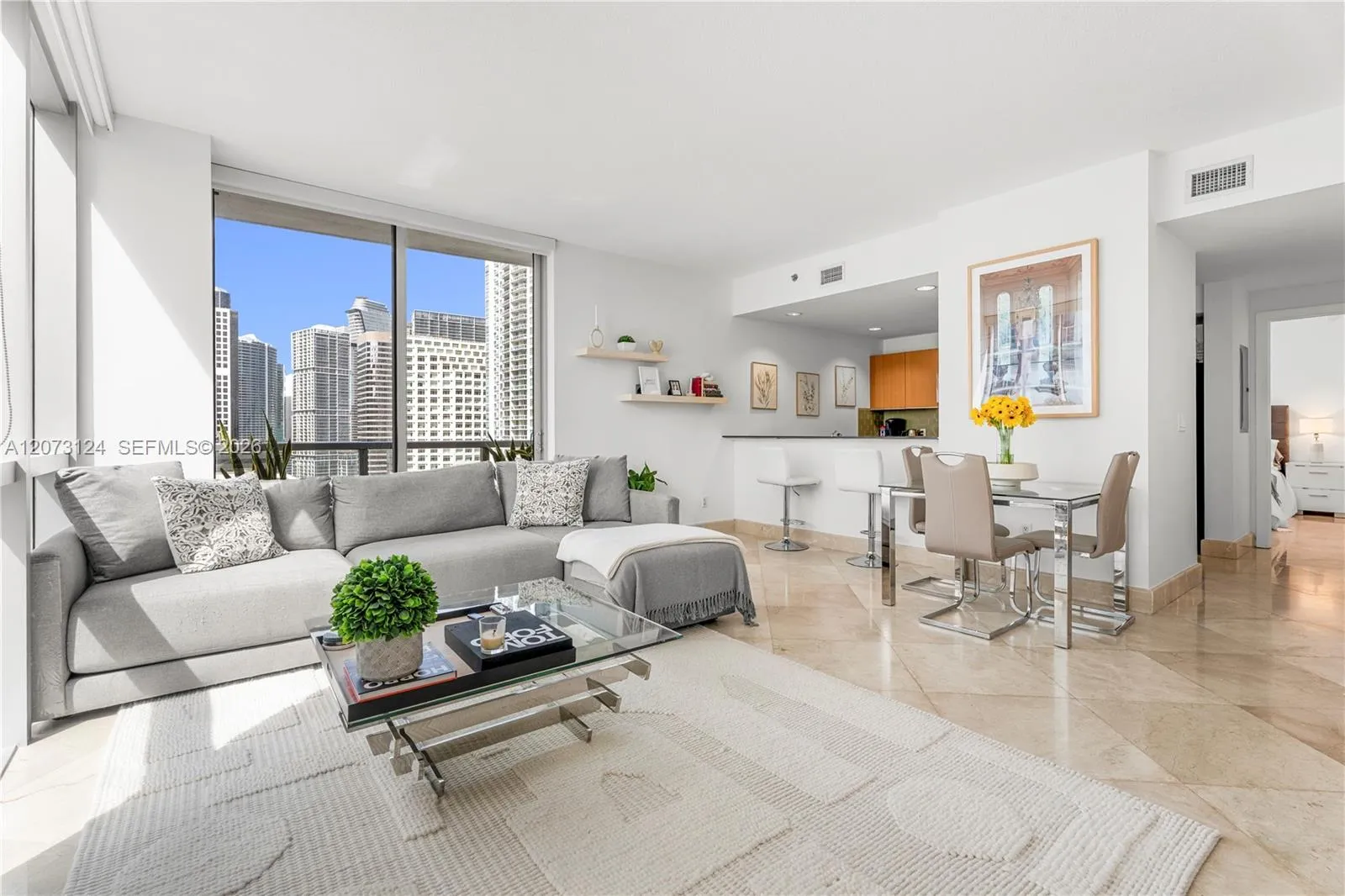 Foto de propiedad en 1060 Brickell Avenue 2117, Miami, FL 33131 Miami con MLS# 