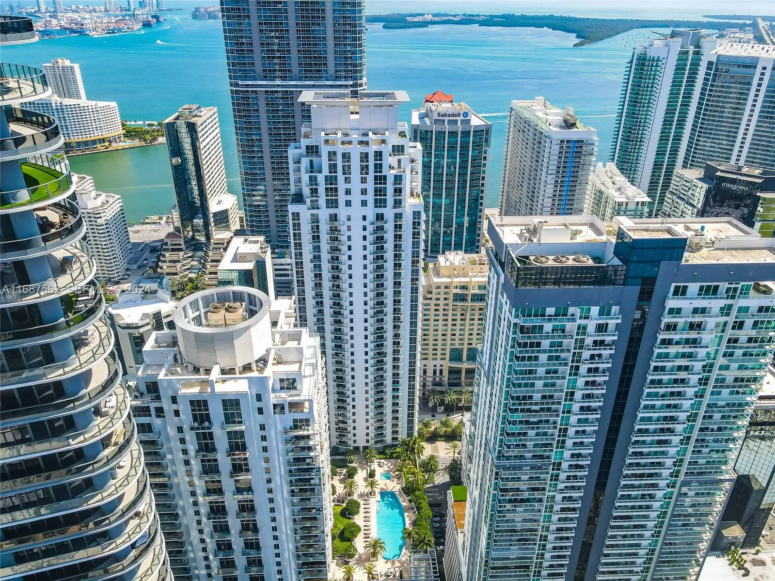 Foto de propiedad en 1060 Brickell Avenue 409, Miami, FL 33131 Miami con MLS# 
