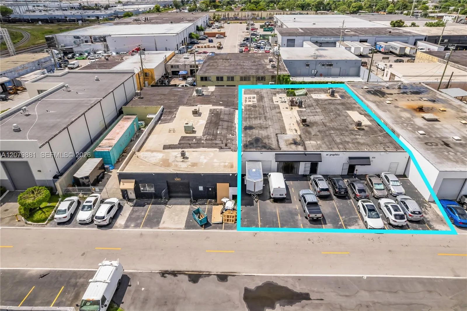 En Venta 1060 E 24th Street, Hialeah, FL 33013, Hialeah, FL 33013