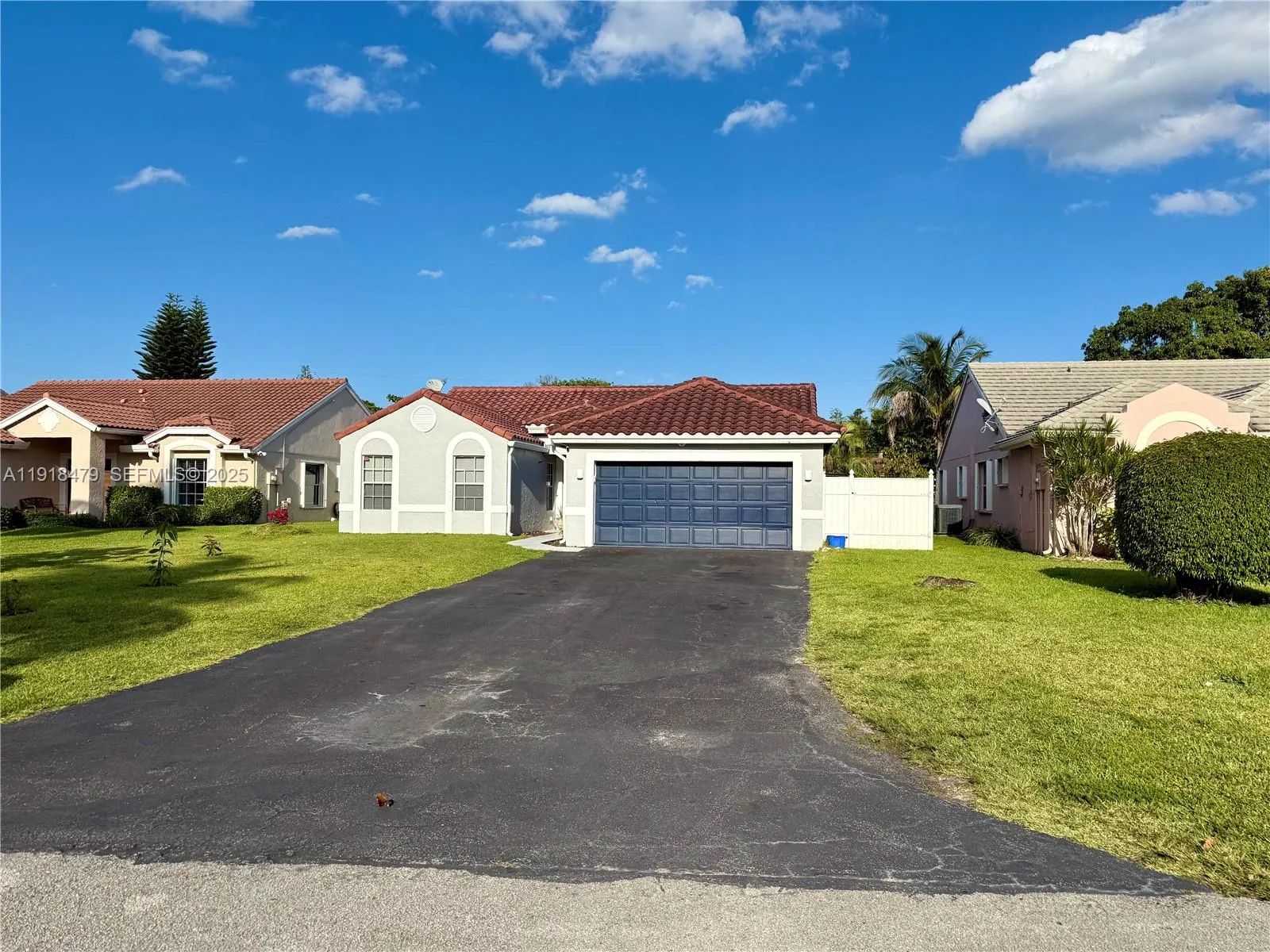 Foto de propiedad en 1060 New Parkview Place, Haverhill, FL 33417 Haverhill con MLS# 