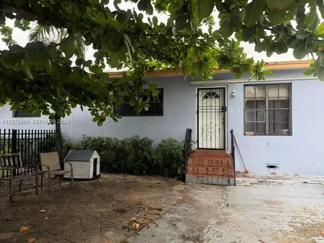 Foto de propiedad en 1060 NW 116th Street 1, Miami, FL 33168 Miami con MLS# 