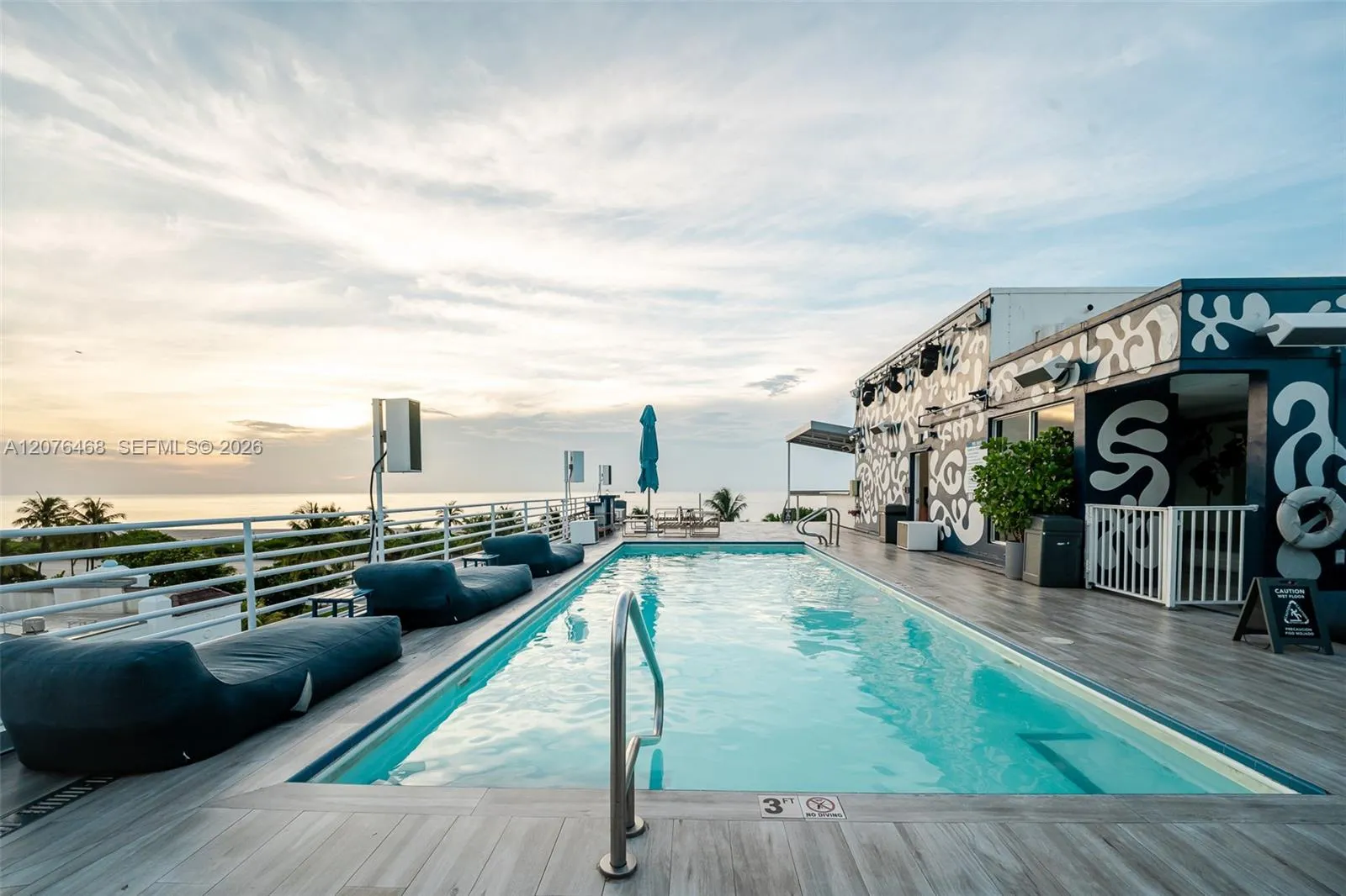 Foto de propiedad en 1060 Ocean Drive D206, Miami Beach, FL 33139 Miami Beach con MLS# 