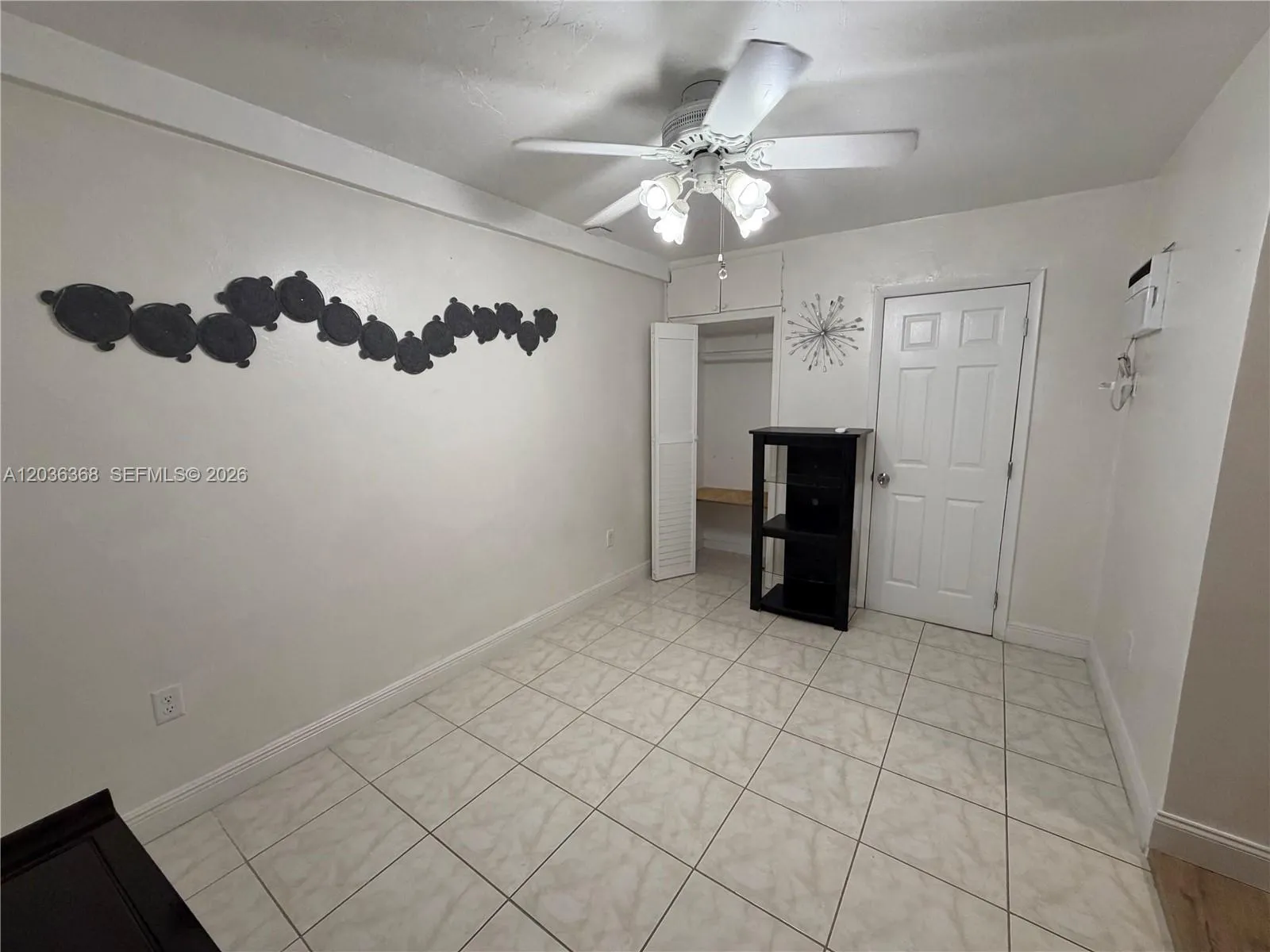 Foto de propiedad en 1061 NE 137th Street 1, North Miami, FL 33161 North Miami con MLS# 