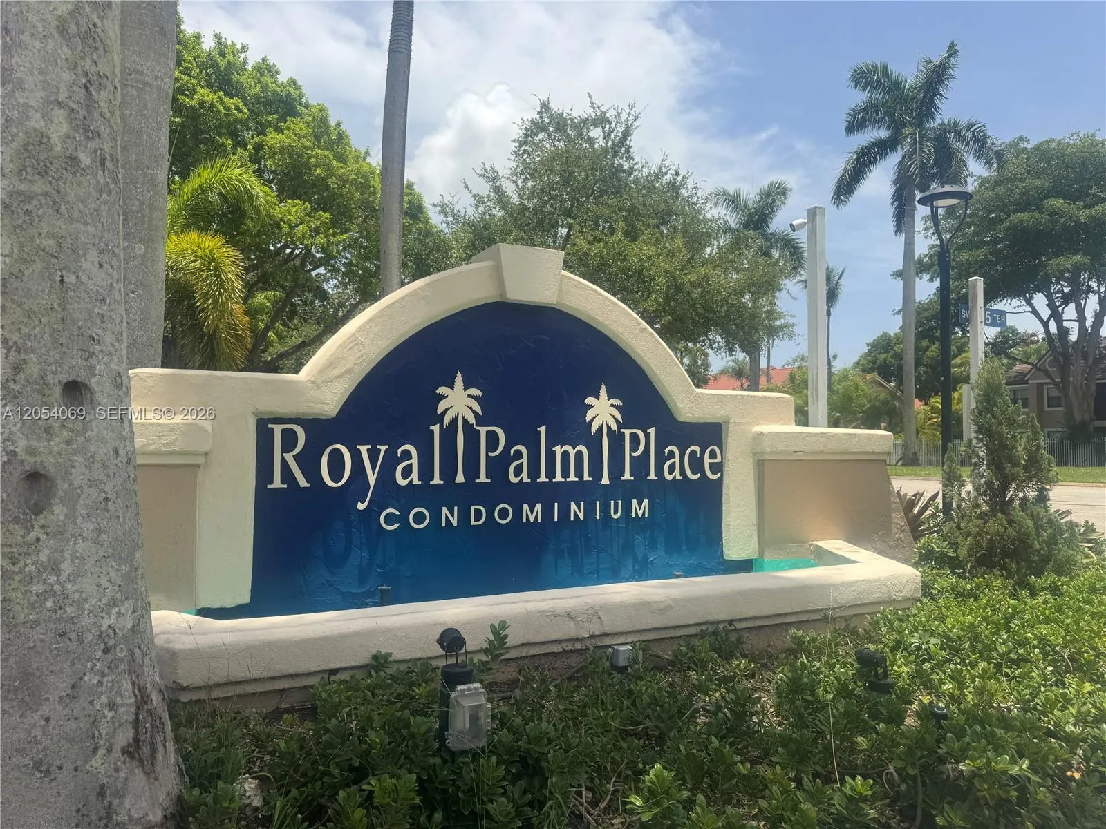 Foto de propiedad en 10610 SW 158th Court 206, Miami, FL 33196 Miami con MLS# 