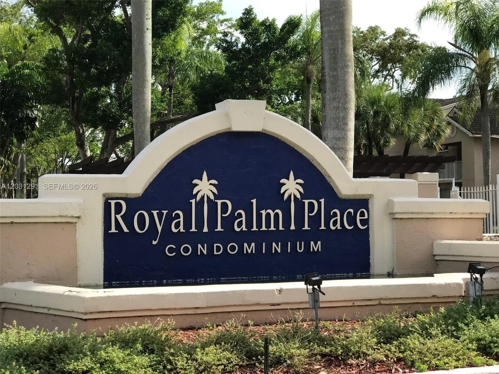Foto de propiedad en 10610 SW 158th Court 303, Miami, FL 33196 Miami con MLS# 