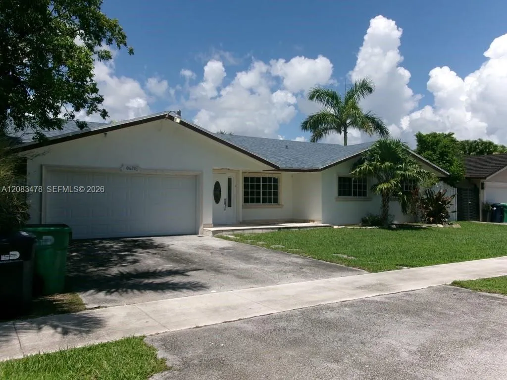 En Renta 10620 SW 146th Court, Miami, FL 33186, Miami, FL 33186