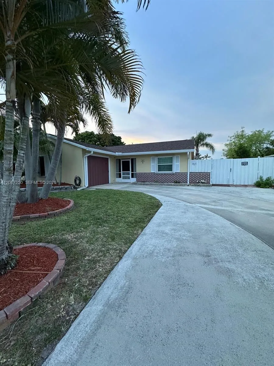 En Renta 1063 Concert Way, Royal Palm Beach, FL 33411, Royal Palm Beach, FL 33411