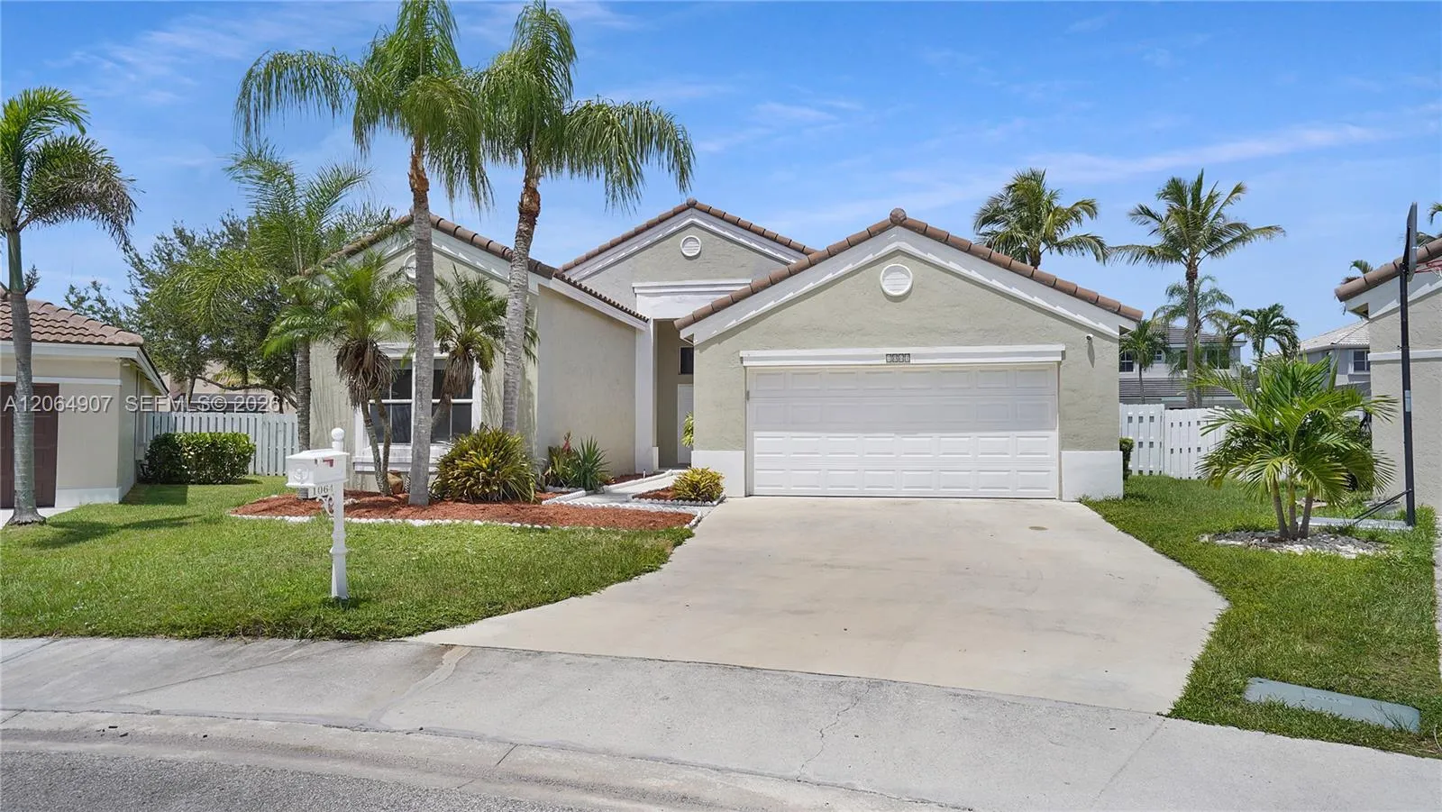 Foto de propiedad en 1064 Cedar Falls Drive n/a, Weston, FL 33327 Weston con MLS# 