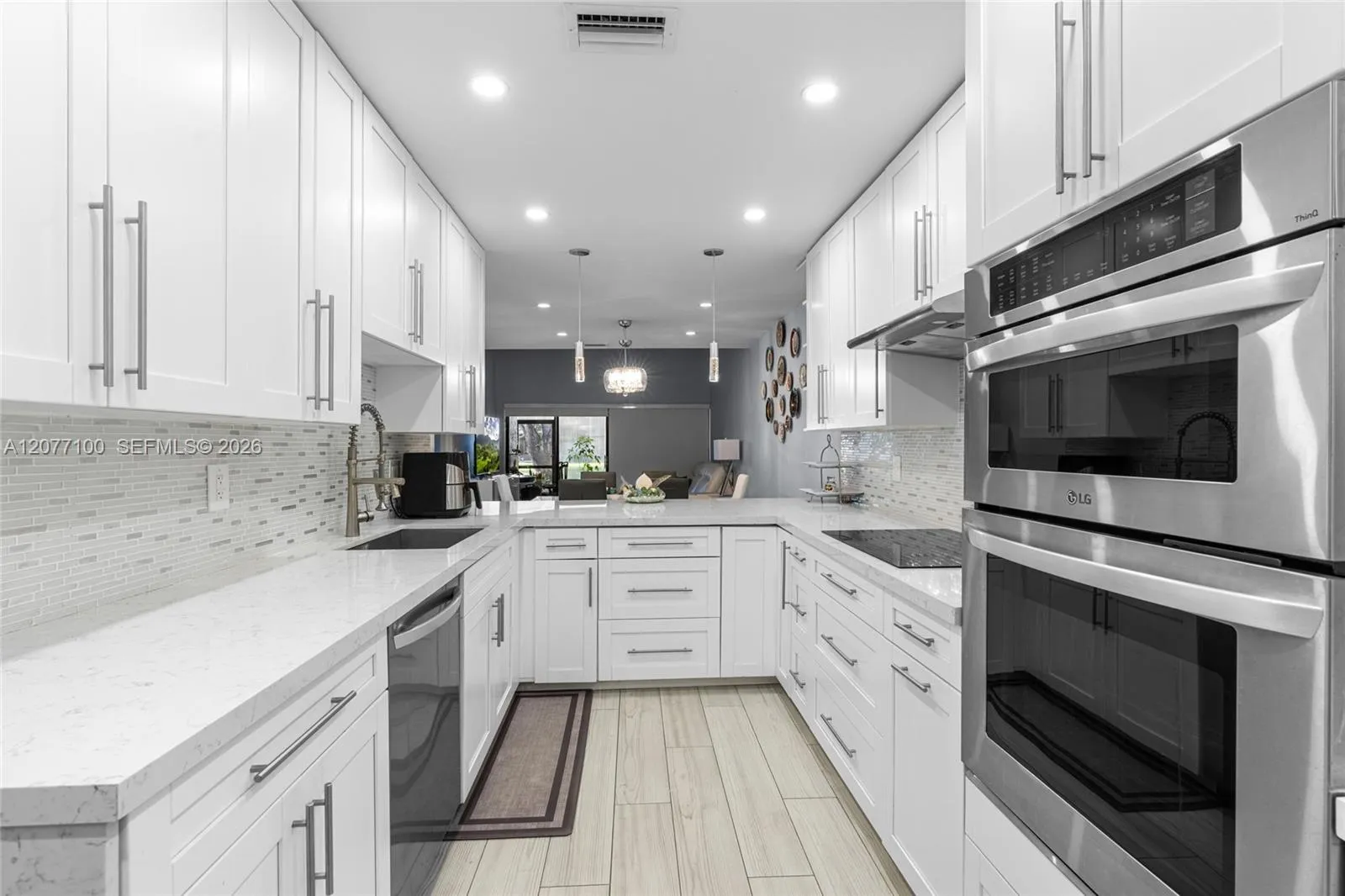 Foto de propiedad en 1064 NW 97th Avenue 219, Pembroke Pines, FL 33024 Pembroke Pines con MLS# 