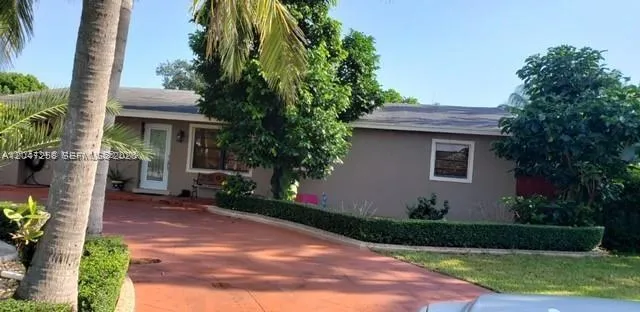 Foto de propiedad en 1065 NW 15th Street, Homestead, FL 33030 Homestead con MLS# 