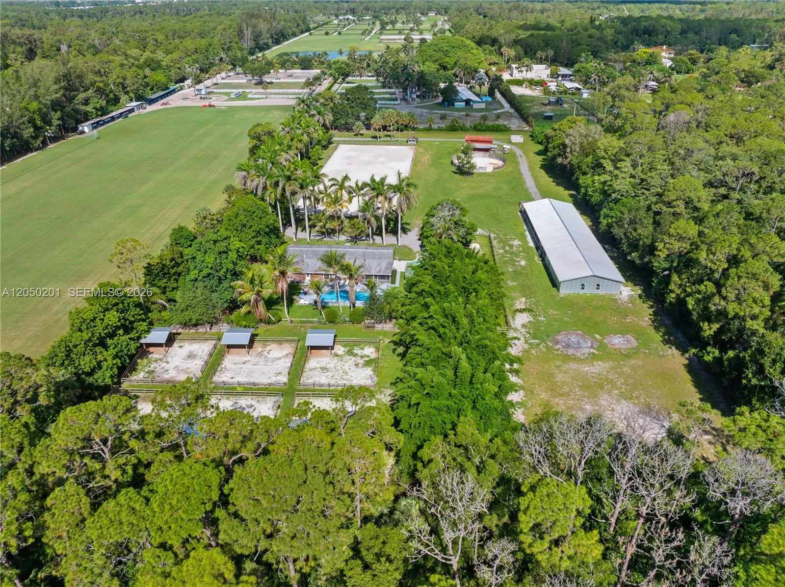 Foto de propiedad en 1068 D Road, Loxahatchee, FL 33470 Loxahatchee con MLS# 