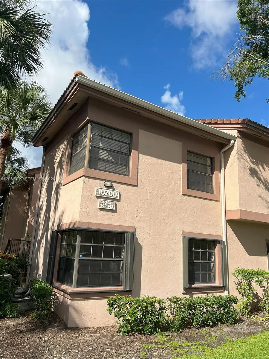 Foto de propiedad en 10700 NW 14th Street 142, Plantation, FL 33322 Plantation con MLS# 