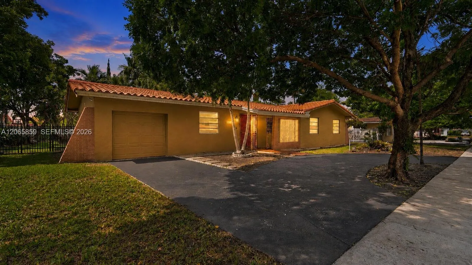 En Venta 10710 SW 32nd Street, Miami, FL 33165, Miami, FL 33165