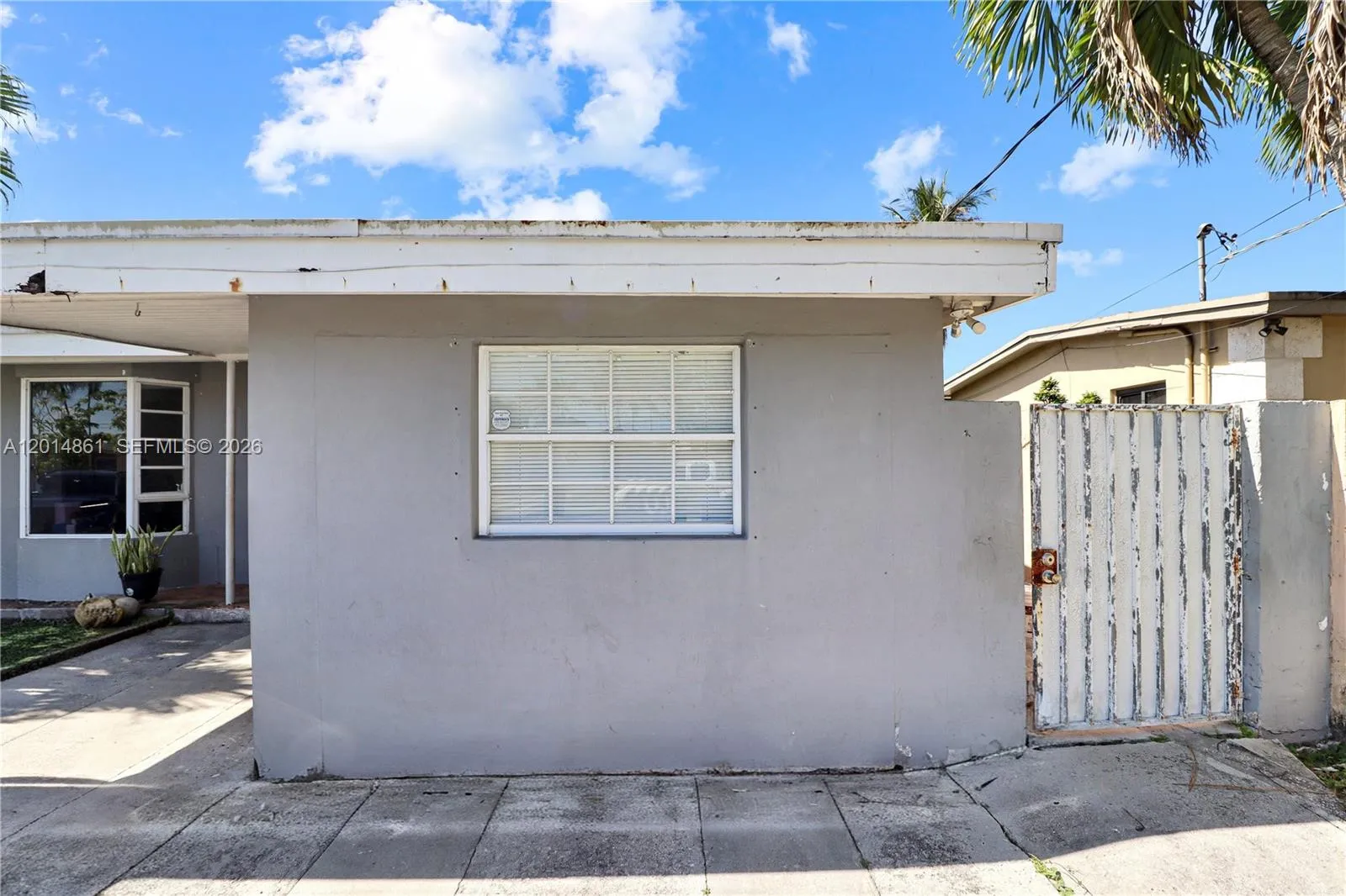 Foto de propiedad en 10710 SW 43rd Lane 1, Miami, FL 33165 Miami con MLS# 