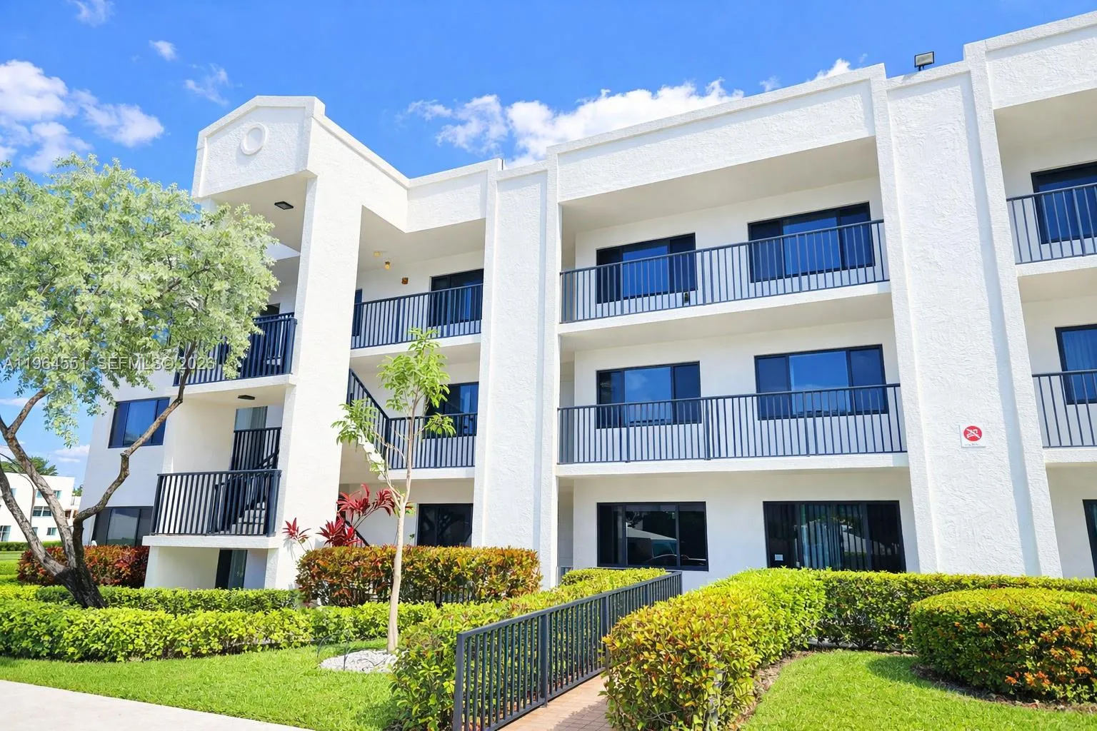 Vendido 10722 W Clairmont Circle 102, Tamarac, FL 33321, Tamarac, FL 33321