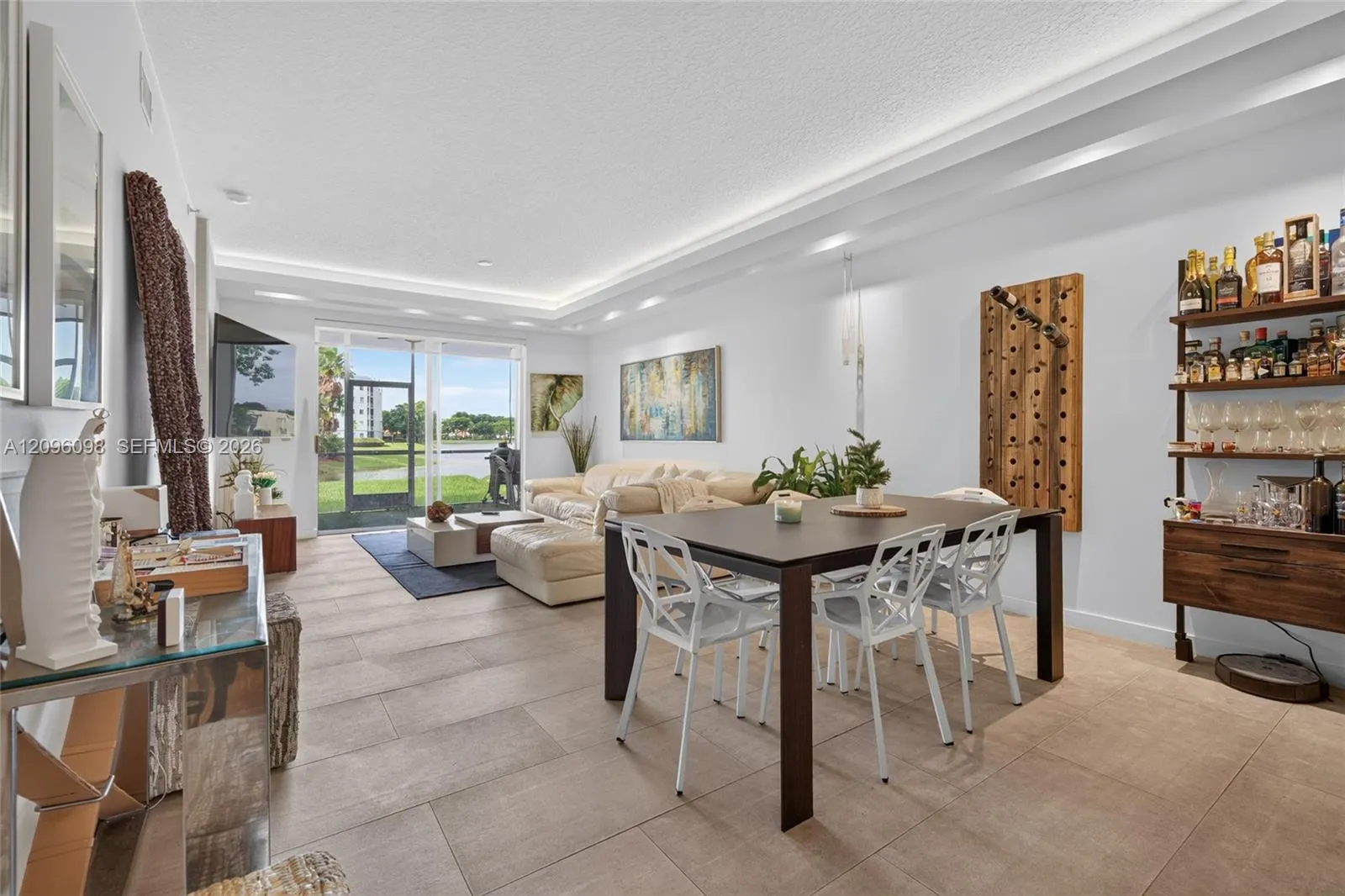 En Venta 10730 NW 66th Street 102, Doral, FL 33178, Doral, FL 33178