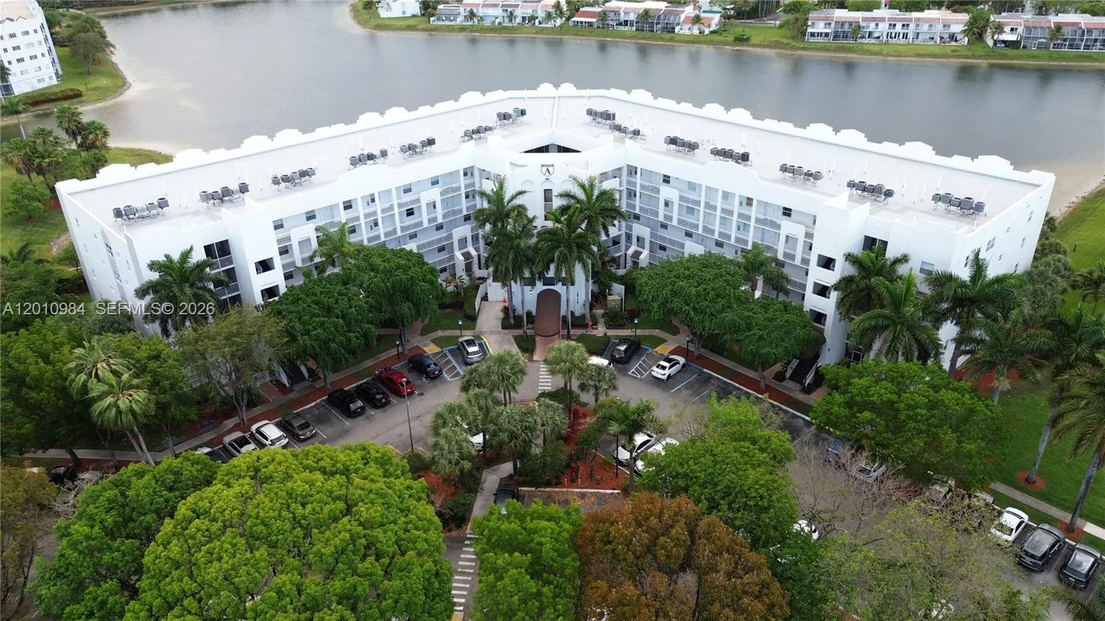 Foto de propiedad en 10730 NW 66th Street 313, Doral, FL 33178 Doral con MLS#