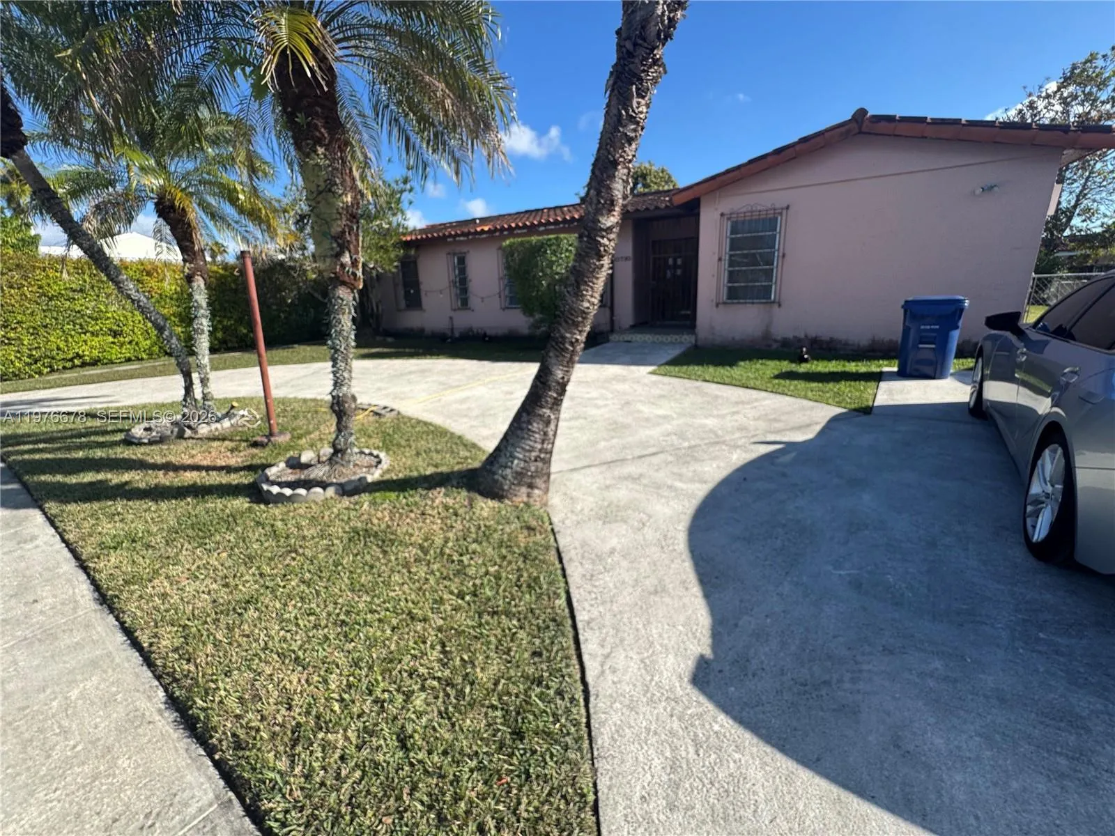 Foto de propiedad en 10730 SW 66th Drive, Miami, FL 33173 Miami con MLS# 