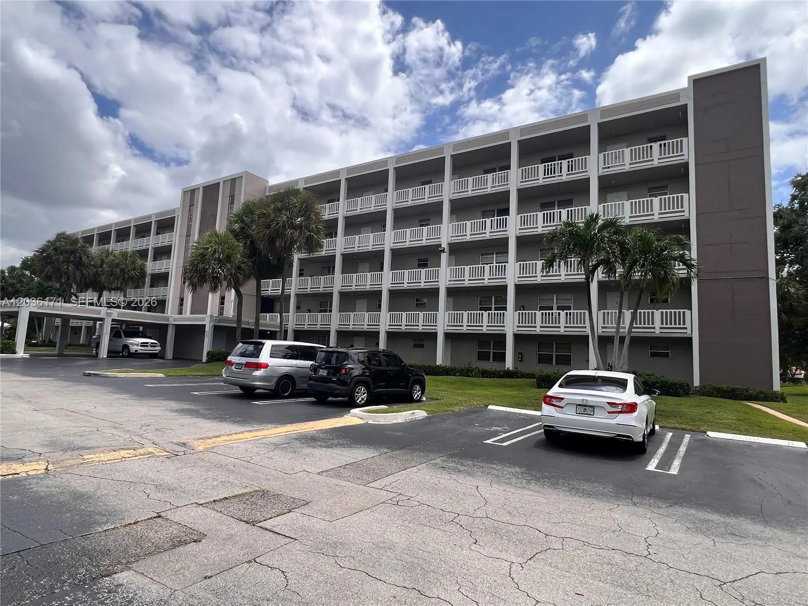En Venta 1075 Riverside Drive 505, Coral Springs, FL 33071, Coral Springs, FL 33071