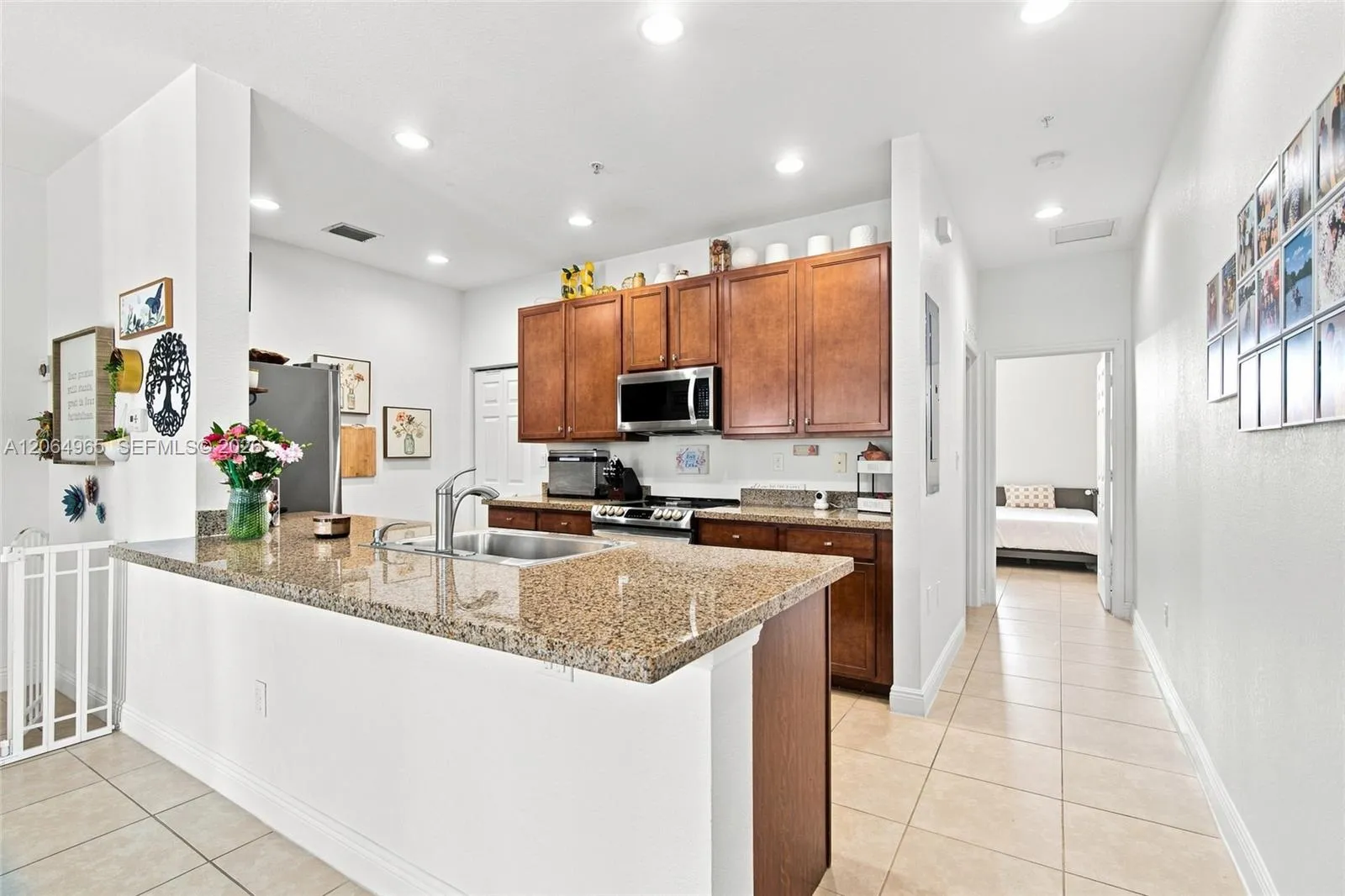 Foto de propiedad en 1075 SW 147 Avenue 5601, Pembroke Pines, FL 33027 Pembroke Pines con MLS# 