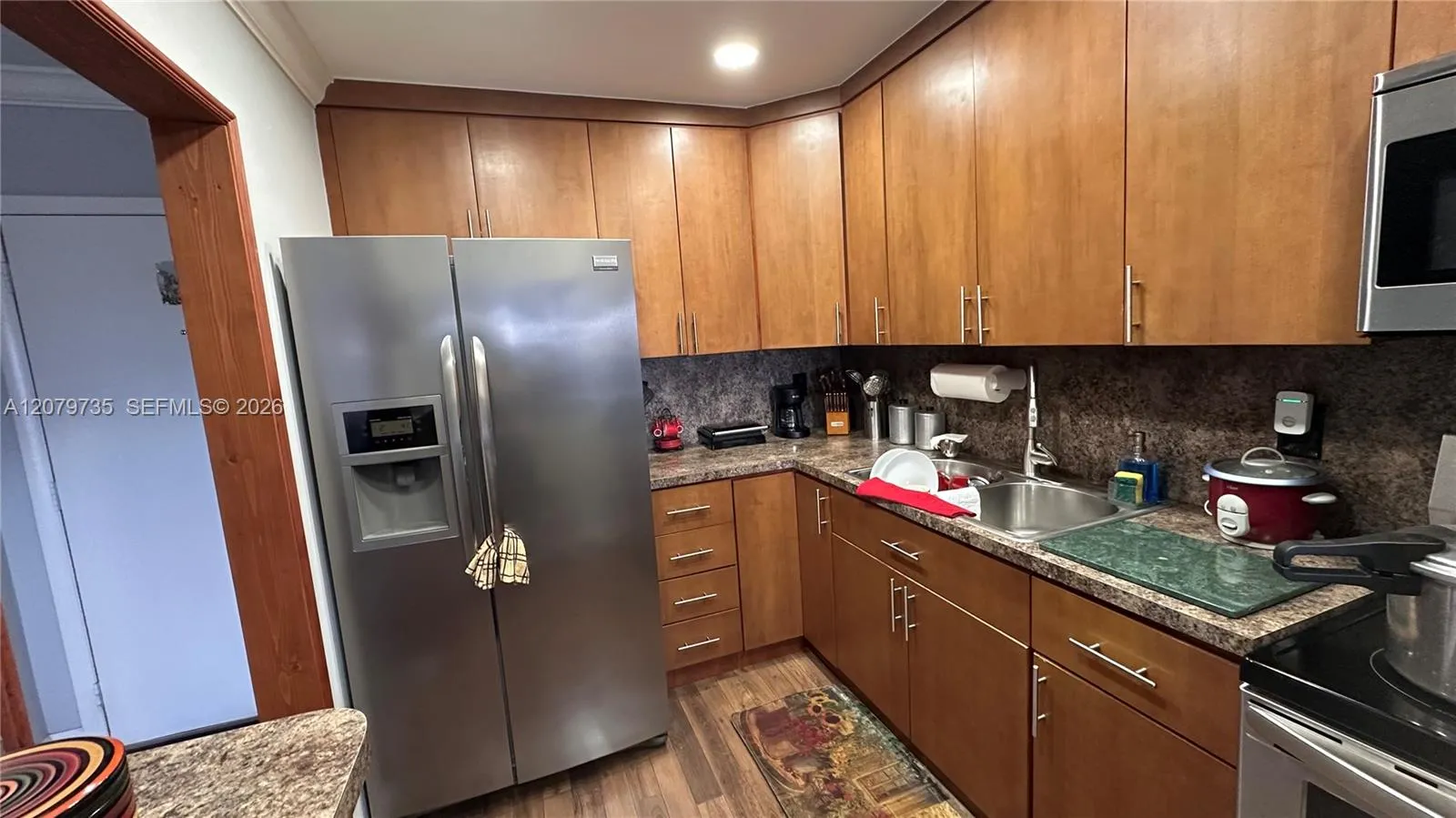Foto de propiedad en 1075 W 68th Street 403, Hialeah, FL 33014 Hialeah con MLS# 