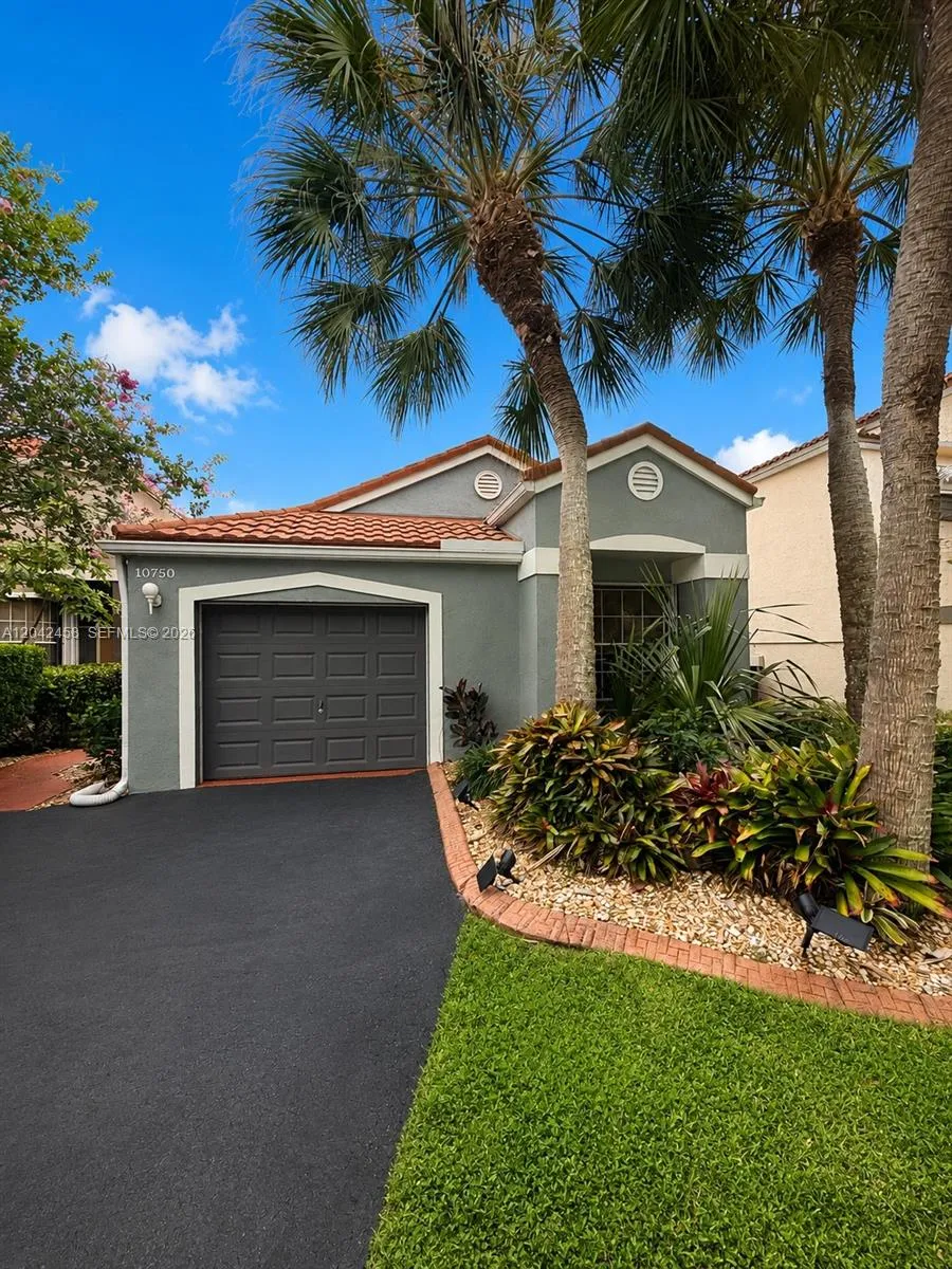 Vendido 10750 NW 10th Street, Plantation, FL 33322, Plantation, FL 33322