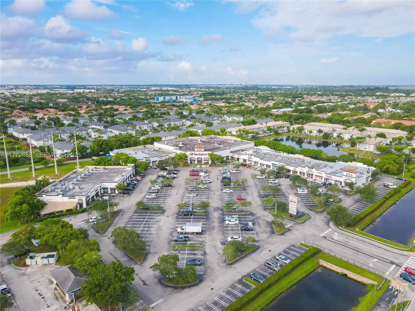 Foto de propiedad en 10750 NW 58th Street, Doral, FL 33178 Doral con MLS# 