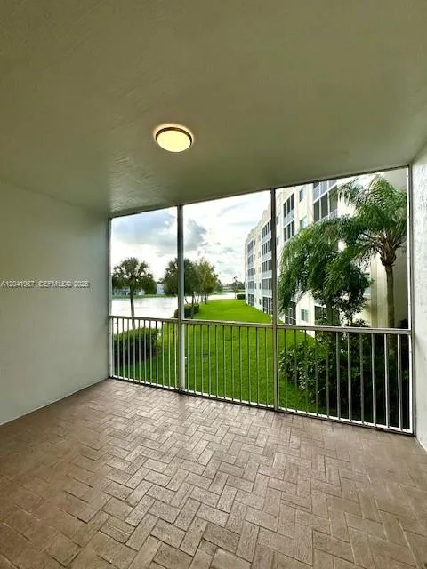 Foto de propiedad en 10750 NW 66th Street 214, Doral, FL 33178 Doral con MLS# 