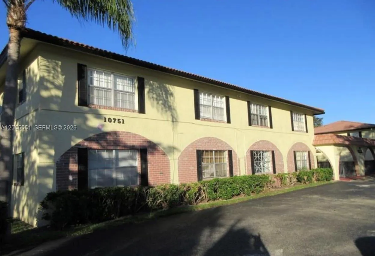 Foto de propiedad en 10751 Royal Palm Boulevard 17, Coral Springs, FL 33065 Coral Springs con MLS# 