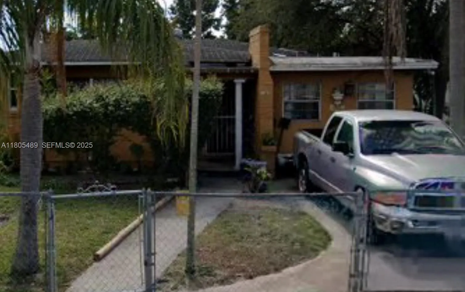 Foto de propiedad en 1076 NW 77th Street, Miami, FL 33150 Miami con MLS# 