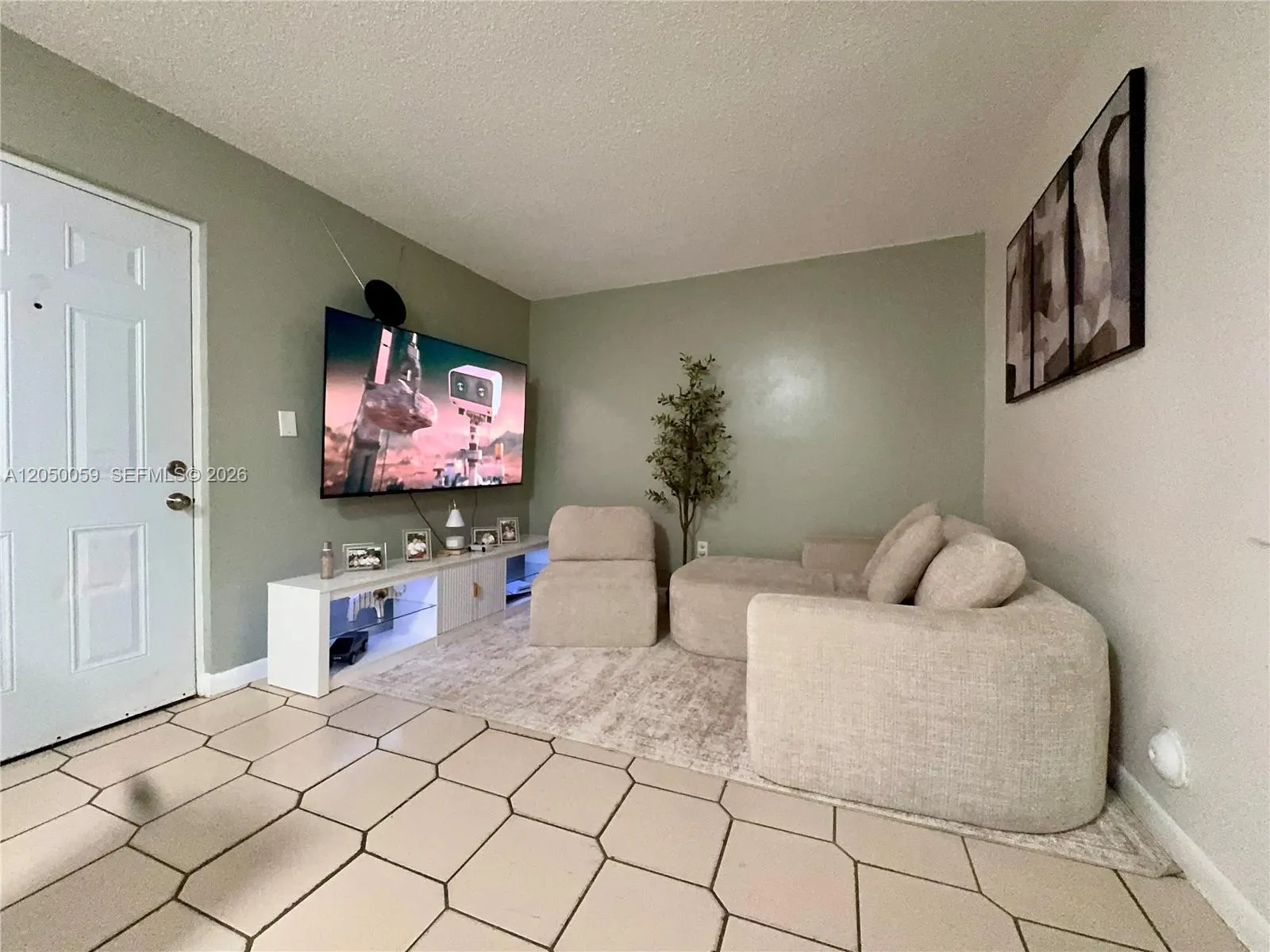 En Renta 10765 SW 4th Street 3, Sweetwater, FL 33174, Sweetwater, FL 33174