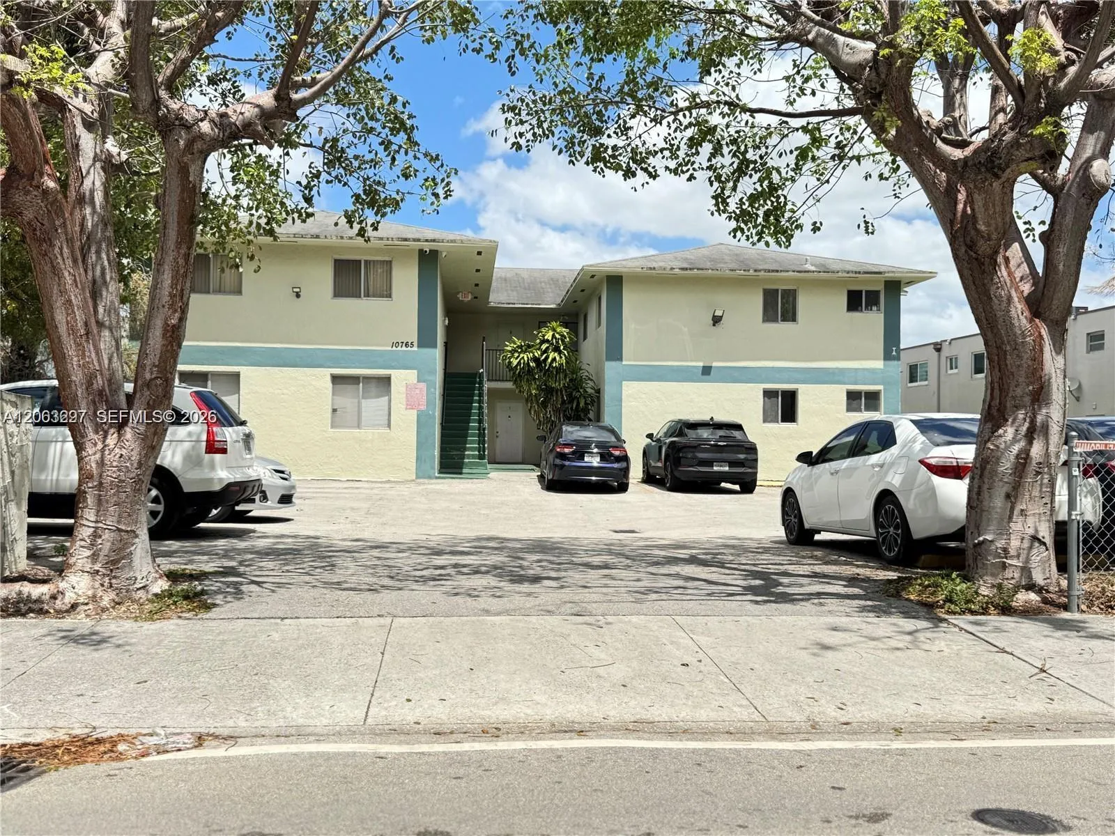 Foto de propiedad en 10765 SW 4th Street 8, Sweetwater, FL 33174 Sweetwater con MLS# 
