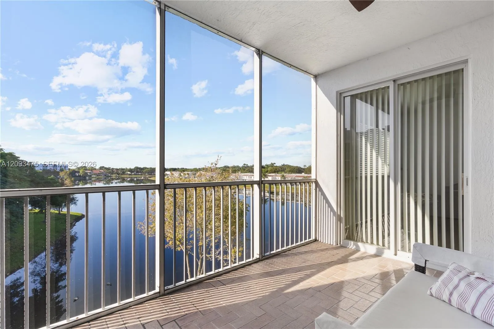 En Venta 10770 NW 66th Street 404, Doral, FL 33178, Doral, FL 33178