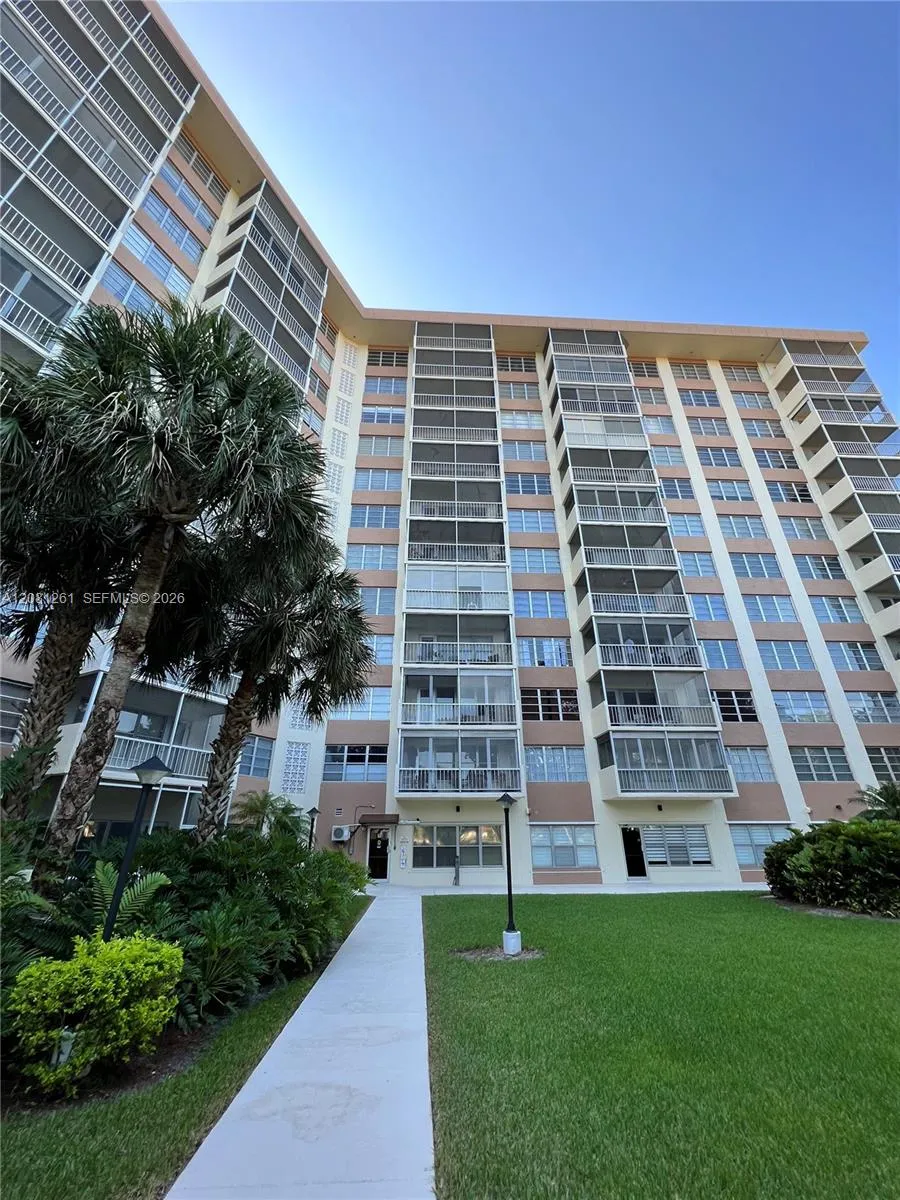 En Venta 10777 W Sample Road 301, Coral Springs, FL 33065, Coral Springs, FL 33065
