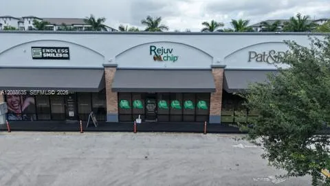 Foto de propiedad en 10781 NW 41st Street, Doral, FL 33178 Doral con MLS# 
